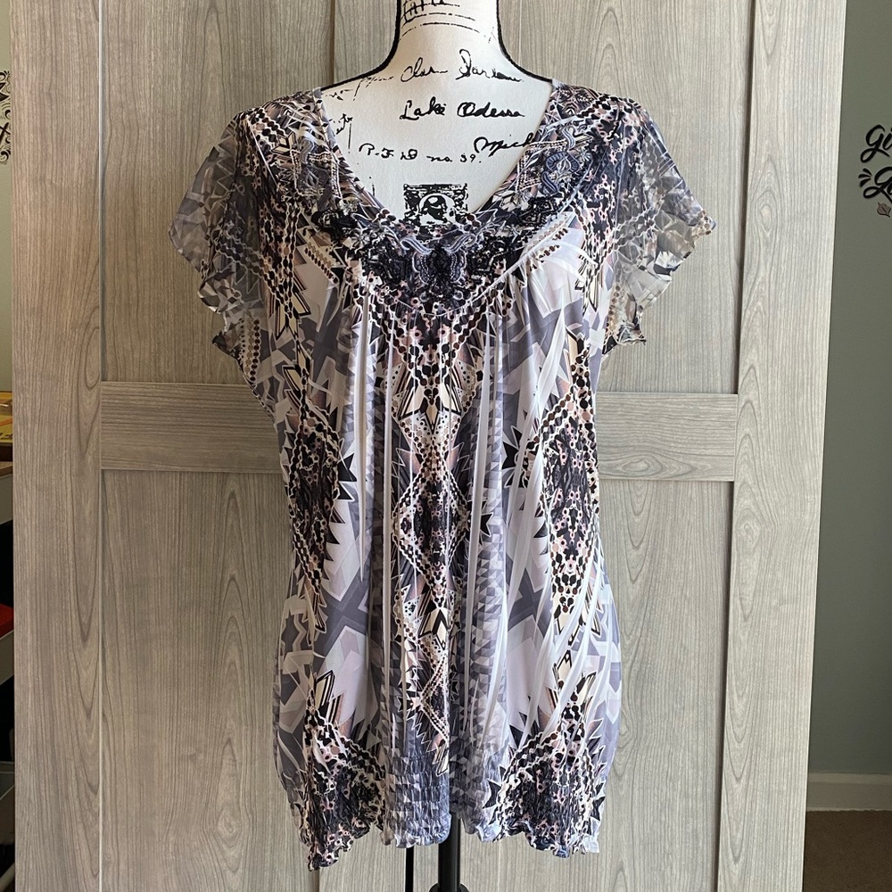 APT 9 Black and white top with sheer short sleeves
